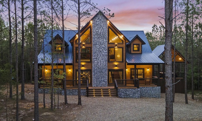 Hochatown Cabin | Cypress Valley Inn - Modern Rustic Cabin