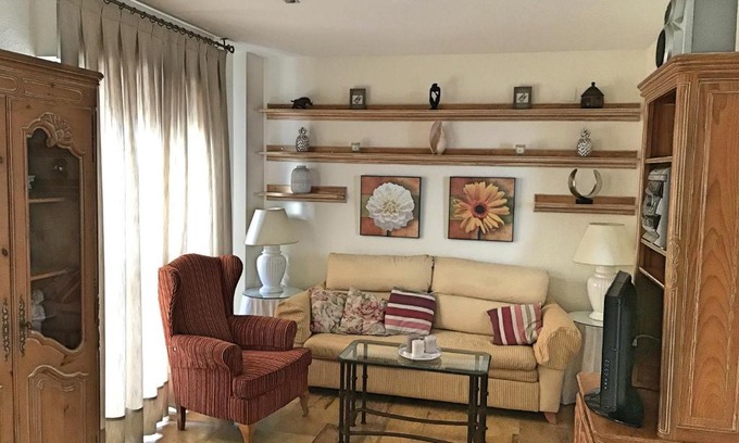 Ciudad Jardin Apartment | Dúplex con patio junto al centro