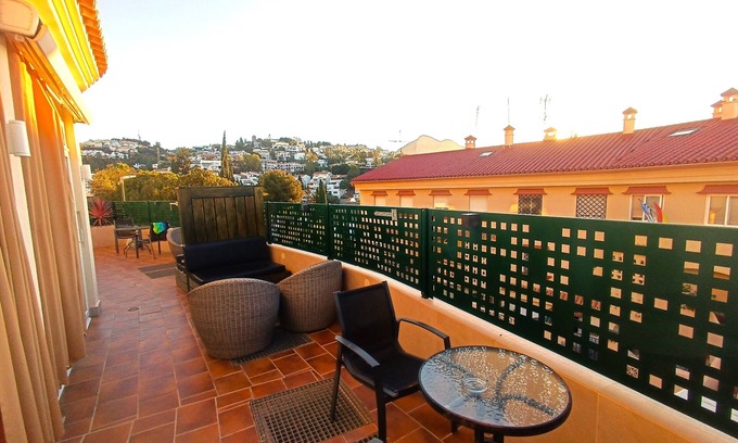 Cerrado de Calderon Apartment | D-2 Apartment with a terrace.