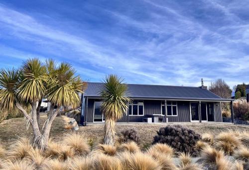 Lake Tekapo House | D'Archiac Cottage - Lake Tekapo