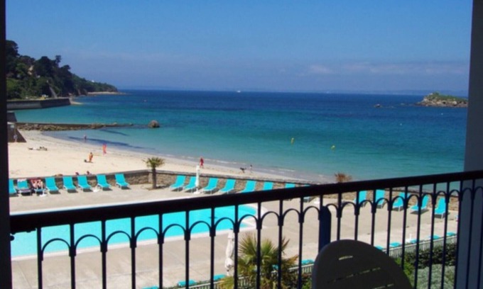 Treboul Apartment | D4218 - APPT T. 2 RESIDENCE WITH SWIMMING POOL DIRECTLY ON THE BEACH OF TREBOUL
