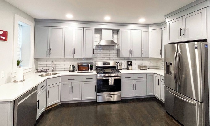 Quincy House | D79 Spacious 5-bedroom house with Roofdeck near Boston!