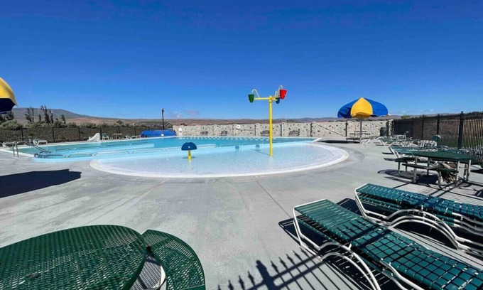 Desert Aire House | DA Perfect Oasis! Near the George 5 beds 2 bath