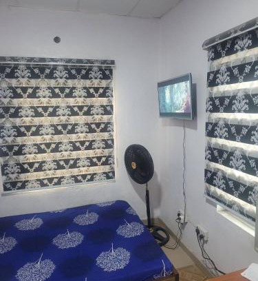 Yaba Hotel | da vics hotel rooms airport pickup available