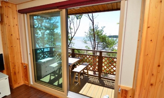 Suwon House | Daebudo Rainbow Pension