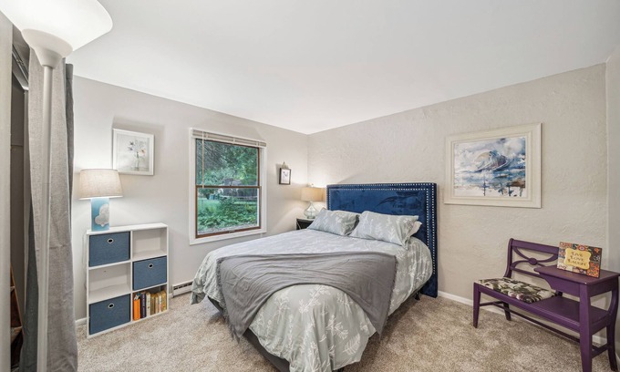 Stillwater House | Daffodil House - Large 6 Bedroom Accessible Rental