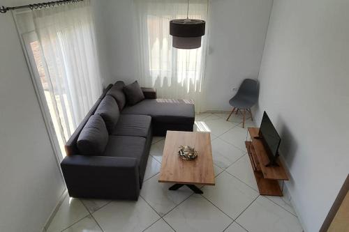 Leonidio House | Dafnonas House - Bright & Modern