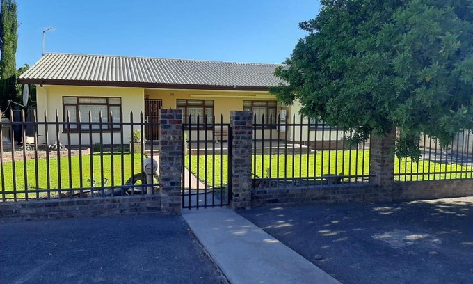 Beaufort West House | Dagbreek