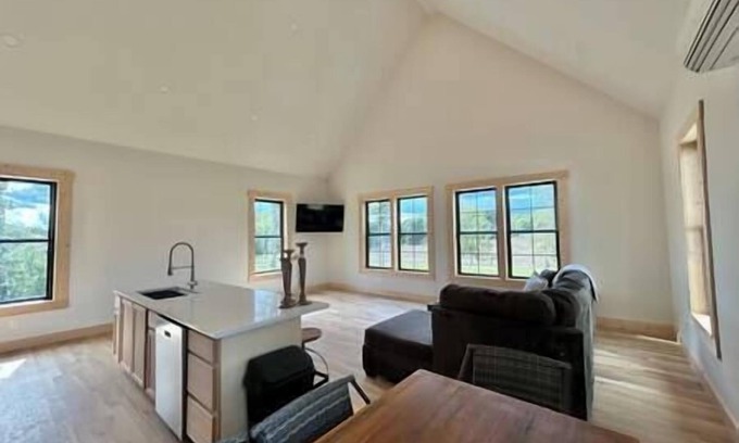 Dahlonega House | Dahlonega Mountain Creekside Retreat: 2BD/2BA