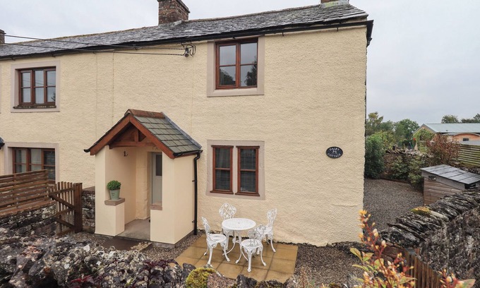 Penrith Cottage | DAIRY COTTAGE, family friendly, character holiday cottage in Newby