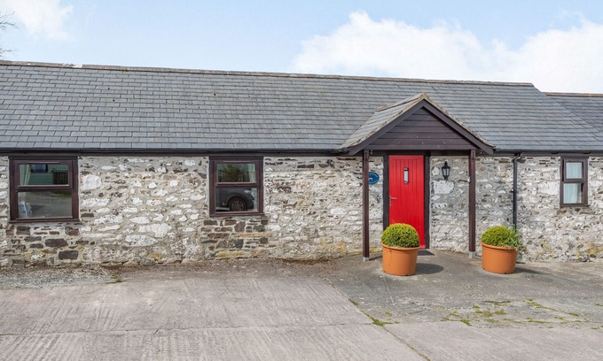 Llanrwst Cottage | DAIRY COTTAGE, pet friendly, with a garden in Llanrwst
