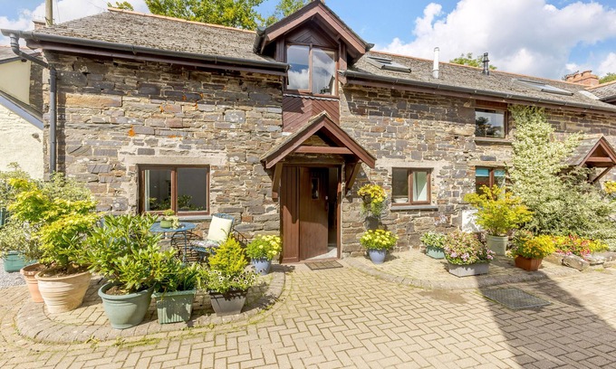 Swimbridge House | Dairy Cottage - Two Bedroom House, Sleeps 4