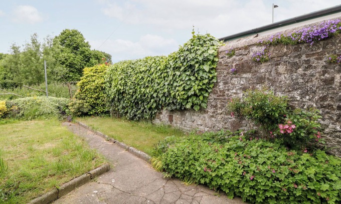 Westleigh Cottage | Daisy Cottage