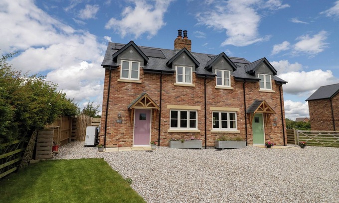 Oxhill Cottage | Daisy Cottage