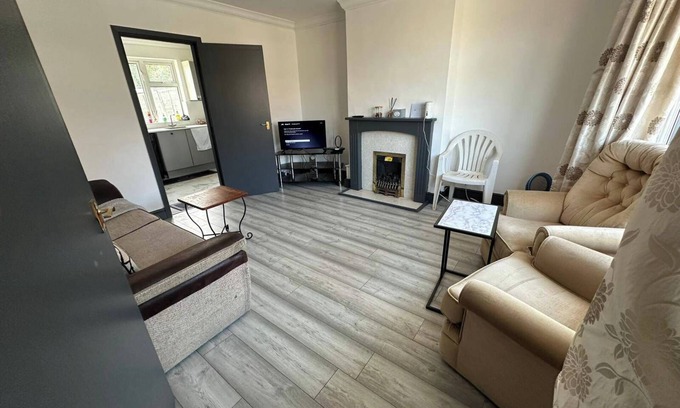 Southampton House | Daisy Haven in Southampton