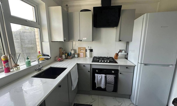 Southampton House | Daisy Haven in Southampton