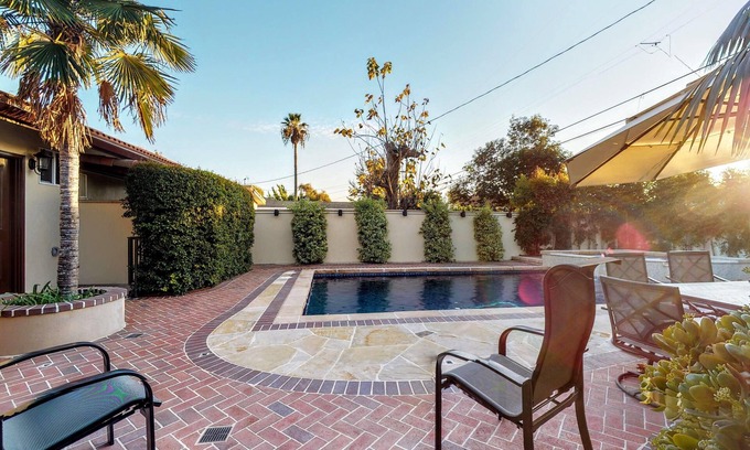 Wrigley Villa | Daisy Paradise Villa