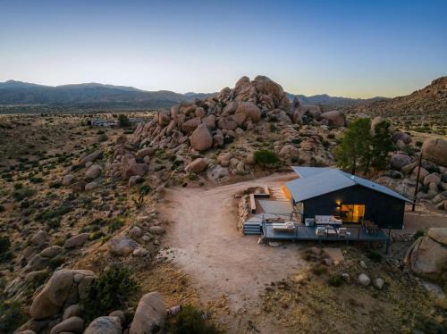 Pioneertown House | Dakota Haus By The Cohost Company