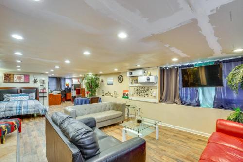 Dallas Apartment | Dallas Studio with Home Office - 4 Mi to Fair Park!