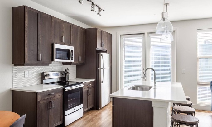Northeast Dallas Apartment | Dallas Trendy 1BD 1BA Apartment