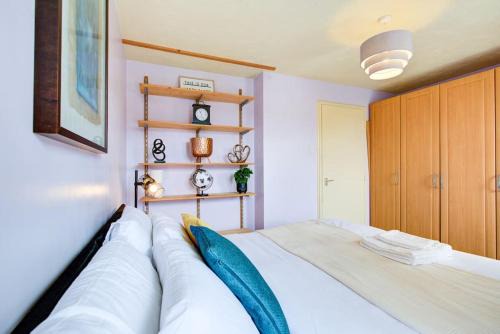 New Cross Apartment | Dalton Plaza