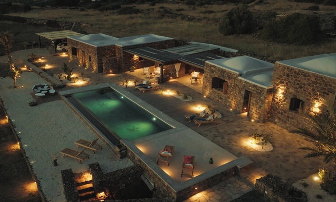 Madonna delle Grazie Villa | Dammuso alkibar charming cottage with sea view and infinity pool