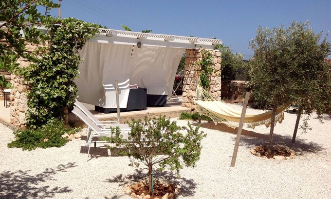 Lampedusa Villa | Dammuso in the countryside