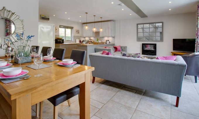 Faversham House | Damson Cottage in the beautiful Faversham