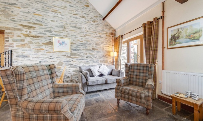 Cilmeri House | Dan-y-Coed - Two Bedroom House, Sleeps 4