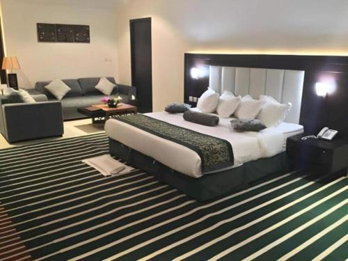 Riyadh Hotel | Dancenter Luxury Millennia Near King Abdulaziz Historical Center