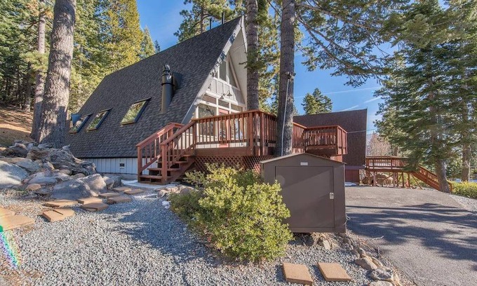 Talmont House | Dancing Bear by AvantStay Newly Remodeled A Frame in Talmont Access To Lake Tahoe Park Association