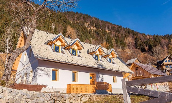 Podjelje House | Dandelion House