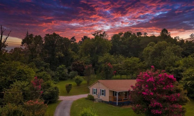 Dandridge House | Dandridge Lakeview Home