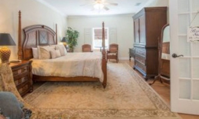 Geneva House | Danville Family Vacation House is the perfect place to base your vacation.