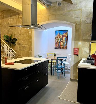 Floriana House | Dar Il-Hnejja - Character House close to Valletta