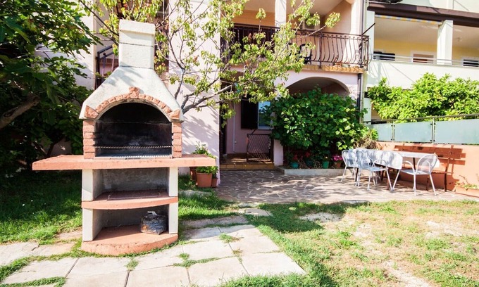 Monterol Apartment | DARA house with apartments /Dara1 APARTMENT