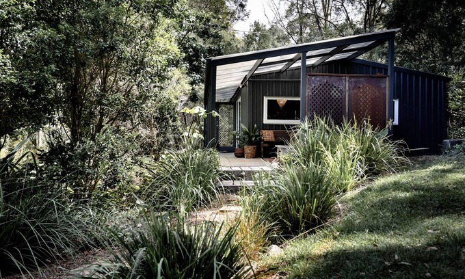 Yandina Creek Cottage | Dark Moon Cottage Luxurious