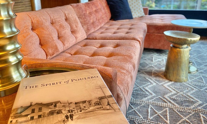 Poulsbo House | Darling Mid-Century Cottage in Downtown Poulsbo! Small dogs welcome Walk to town