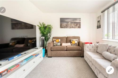 Dartford House | Dartford Terrace Lakefront
