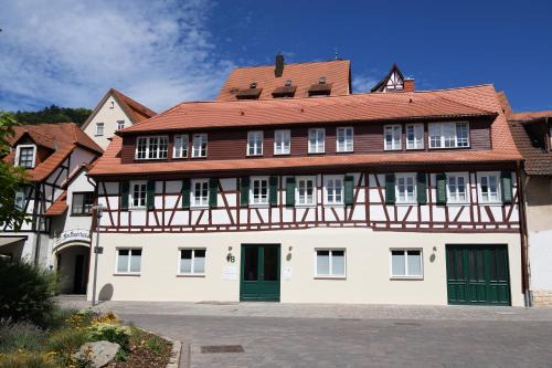 Heppenheim Apartment | Das schiefe Haus - Wohnung "Weinlage"