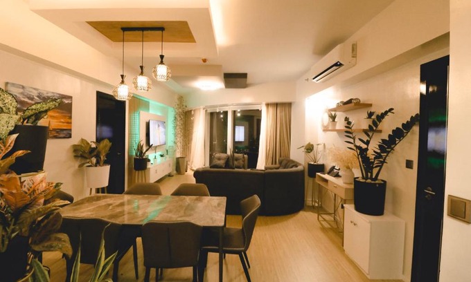 Poblacion District Apartment | Davao Rental - AEON Towers Condo 1BR Suite 1Bathroom with Bathtub, Kitchen, Living Room