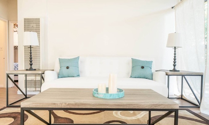 Central Davis House | Davis Downtown Bungalow Downtown