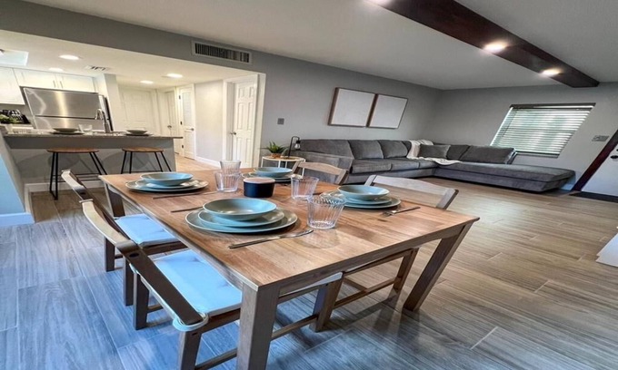 Davis Islands Apartment | Davis Island Retreat