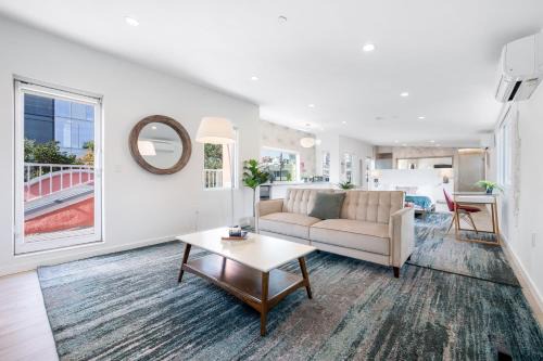 Hollywood Hotel | Day Dreams by AvantStay Prime Walkable Hollywood Location Studio w Balcony