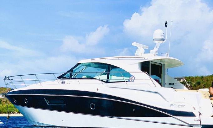 Benner Boat Rental | Day or Night charters! Seas the Moment! 42' Charter Yacht- 2 beds 2 baths