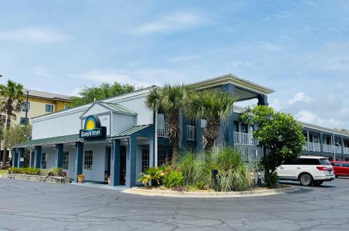 Fort Walton Beach Hotel | Days Inn by Wyndham Fort Walton Beach
