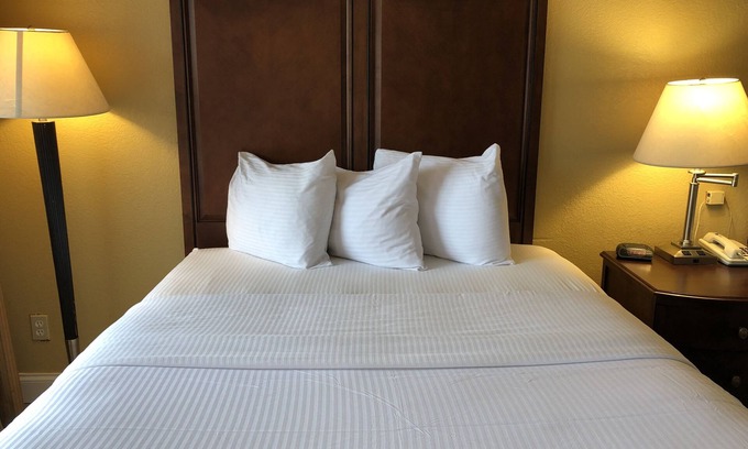 Fort Walton Beach Hotel | Days Inn by Wyndham Fort Walton Beach
