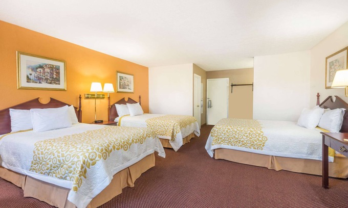 Amherst Hotel | Days Inn by Wyndham Amherst