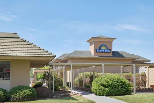 Charlotte Hotel | Days Inn by Wyndham Charlotte/Woodlawn Near Carowinds