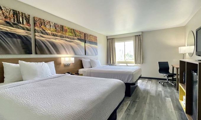 Columbus Hotel | Days Inn by Wyndham Columbus IN
